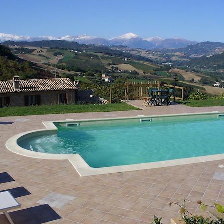 Вілла Agriturismo Il Sentiero Montalto delle Marche Екстер'єр фото