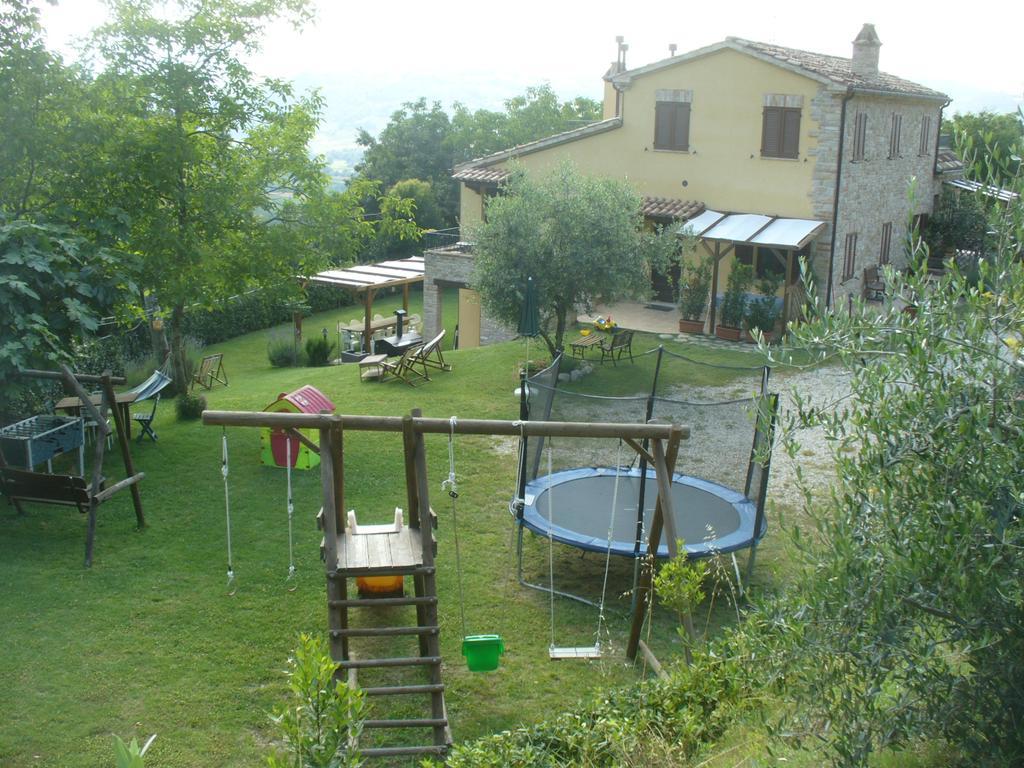 Вілла Agriturismo Il Sentiero Montalto delle Marche Екстер'єр фото